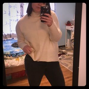 Perfect basic creme turtleneck